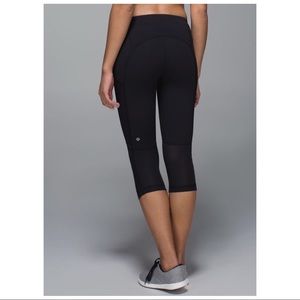 Lululemon “Stash It” Crop w Pockets